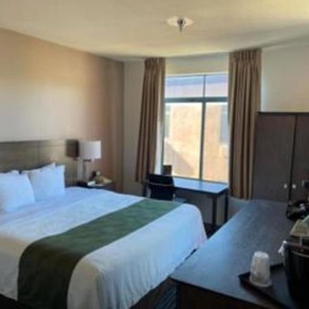 Ramada Suites By Wyndham San Diego Eksteriør bilde