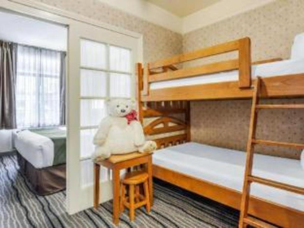 Ramada Suites By Wyndham San Diego Eksteriør bilde
