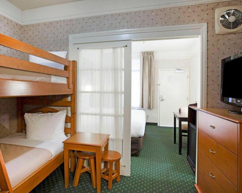 Ramada Suites By Wyndham San Diego Eksteriør bilde